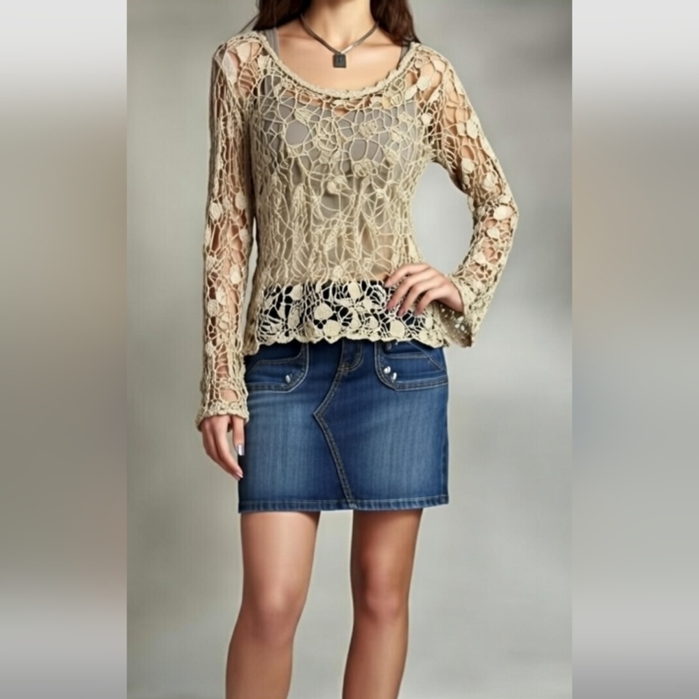 Newport News Beige Nude Crochet Lace Overlay Top Size Medium